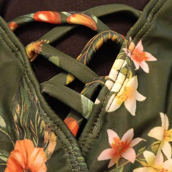 NWT Hanna Nikole Two Piece Swimsuit.  Beachy Coastal  Cruuse - Picture 4 of 12